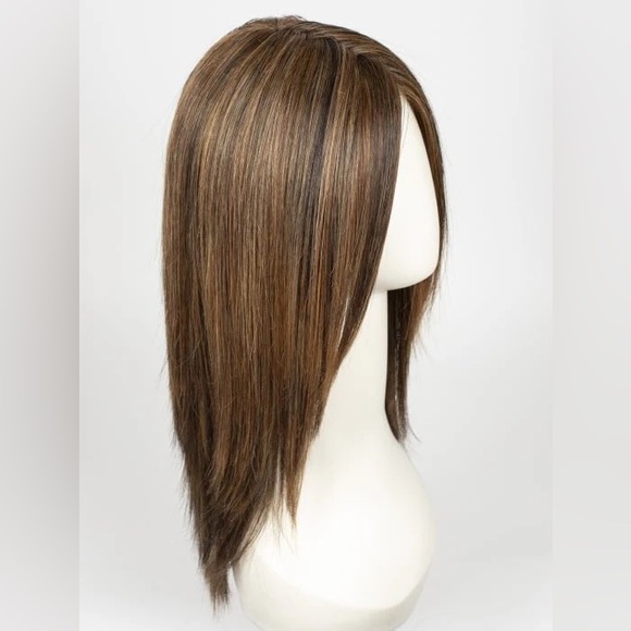 Raquel Welch Accessories - Well Played | HF Synthetic Lace Front Wig (Mono Part).